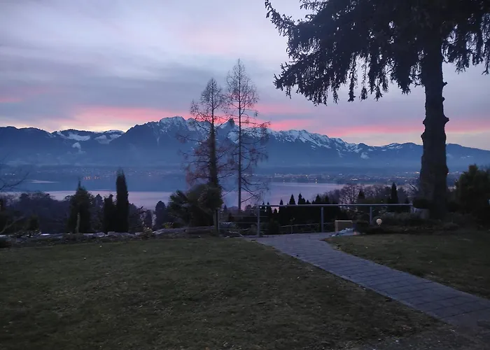 Hilterfingen On The Way To Interlaken *